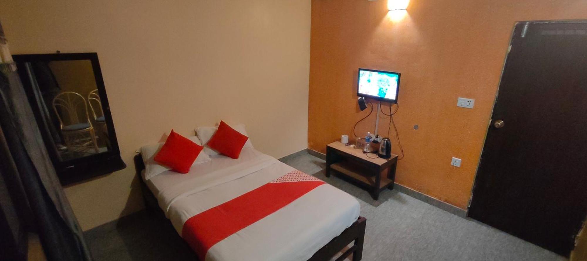 Hotel August International Pokhara Exterior photo