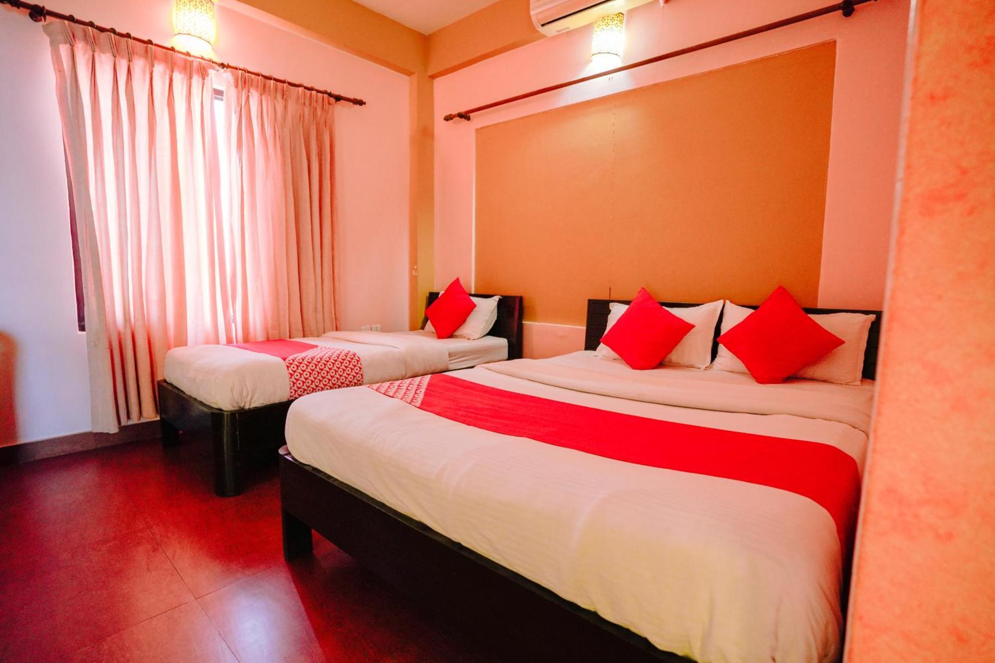 Hotel August International Pokhara Exterior photo