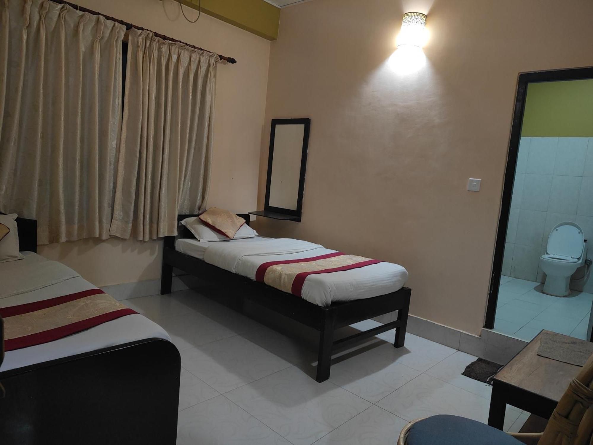 Hotel August International Pokhara Exterior photo