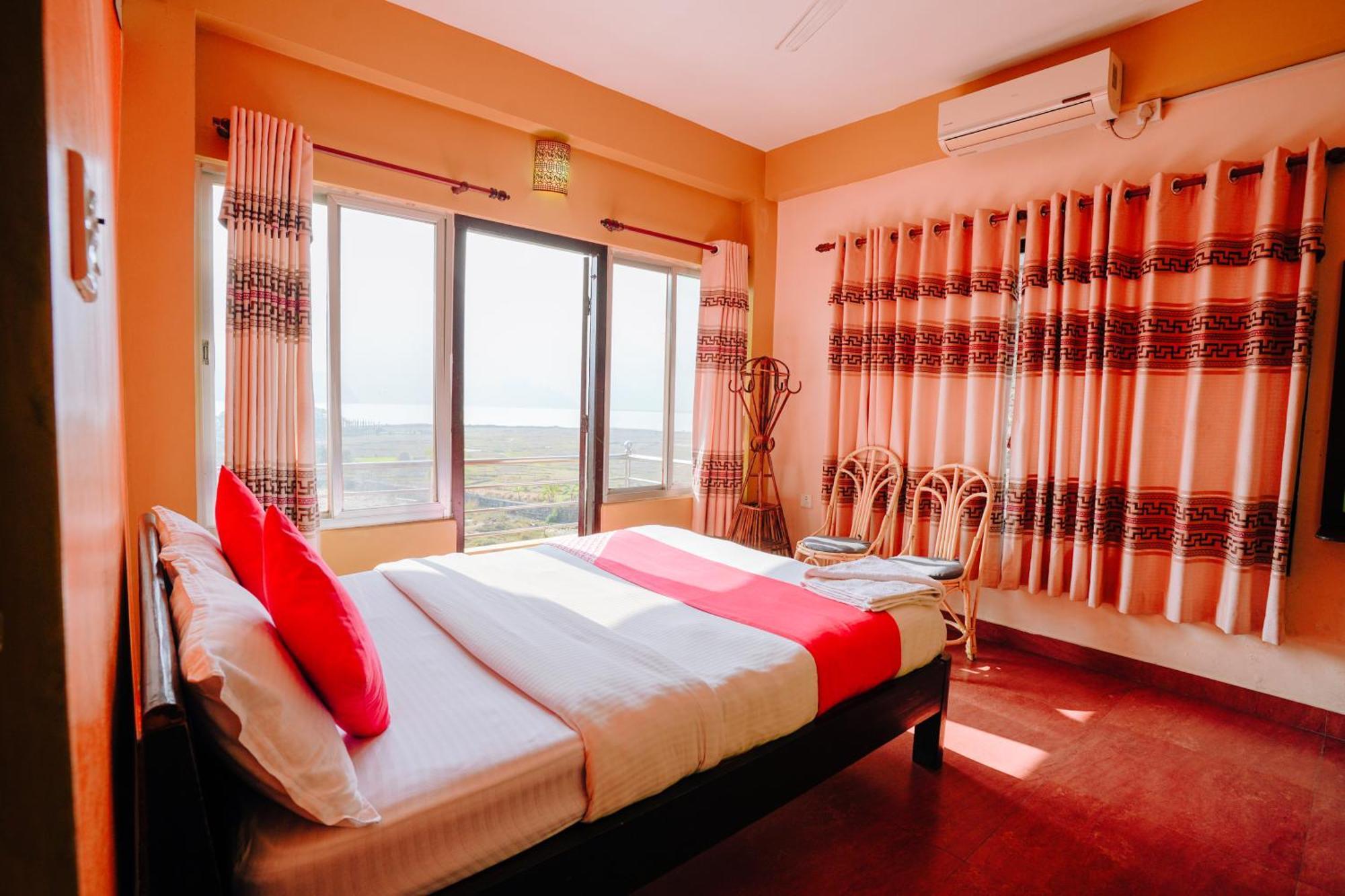 Hotel August International Pokhara Exterior photo